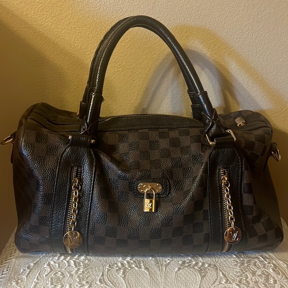 Leather bag with printed design - Picture 1 of 7